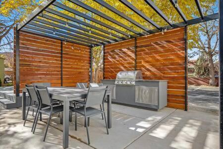 Near Downtown Stylish 2Br With Amazing Patio - 6 Villa Моуаб Екстериор снимка