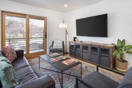 Near Downtown Stylish 2Br With Amazing Patio - 6 Villa Моуаб Екстериор снимка