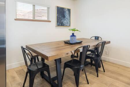 Near Downtown Stylish 2Br With Amazing Patio - 6 Villa Моуаб Екстериор снимка