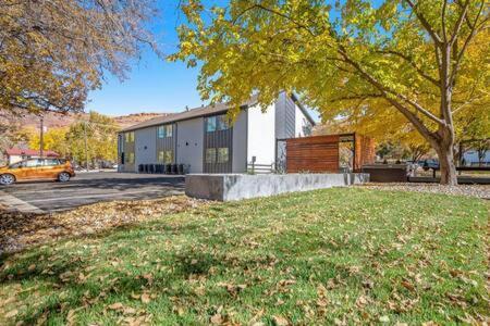 Near Downtown Stylish 2Br With Amazing Patio - 6 Villa Моуаб Екстериор снимка